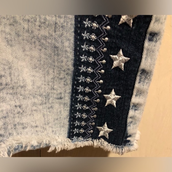 Jordache acid wash shorts with star design on thighs girls side 12 - Picture 4 of 11